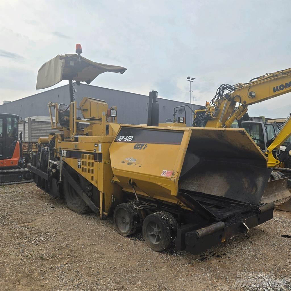 CAT AP600 Asphalt pavers