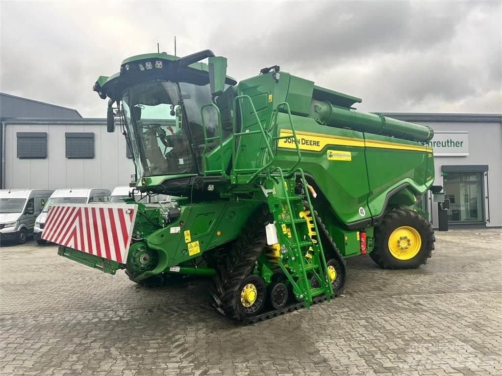 John Deere X9 - 1000 Combine harvesters