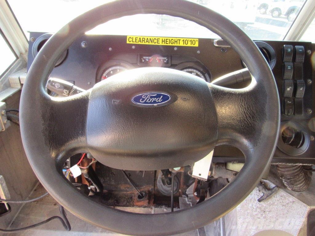 Ford E-450 Box trucks