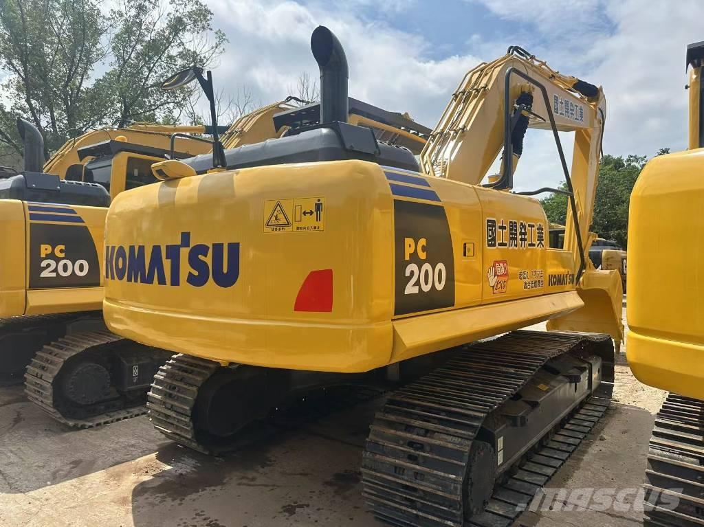 Komatsu PC 220-8 Crawler excavators