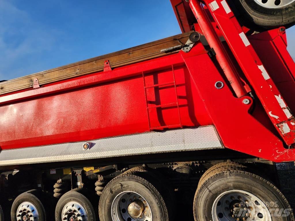 Freightliner 114SD Tipper trucks