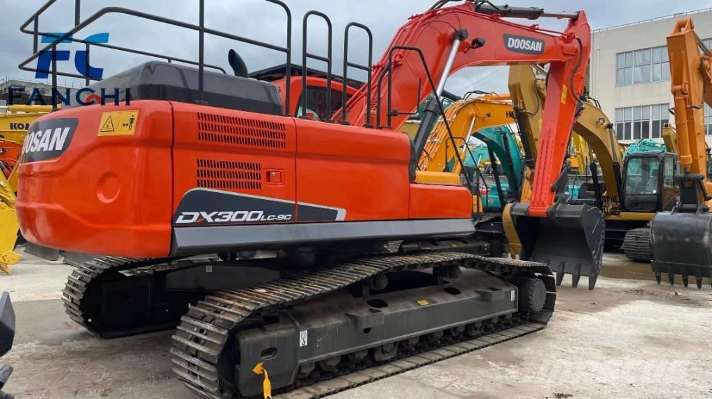 Doosan DX 300 LC LR Crawler excavators