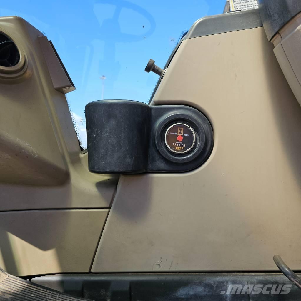 CAT 322 C Wheeled excavators