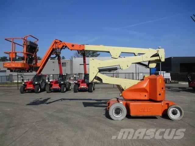 JLG E 400 AJPN (817) Compact self-propelled boom lifts