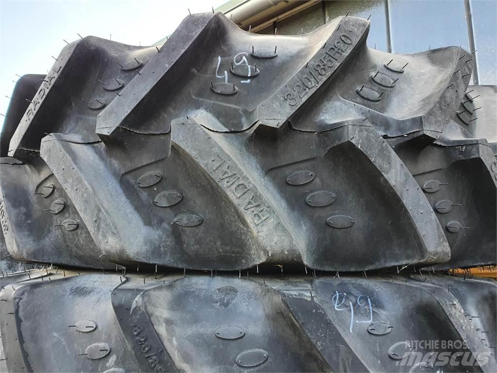 BKT 320/85R20 x2 Tyres, wheels and rims