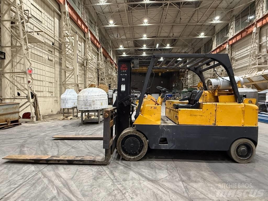 Royal T300B Rough terrain truck