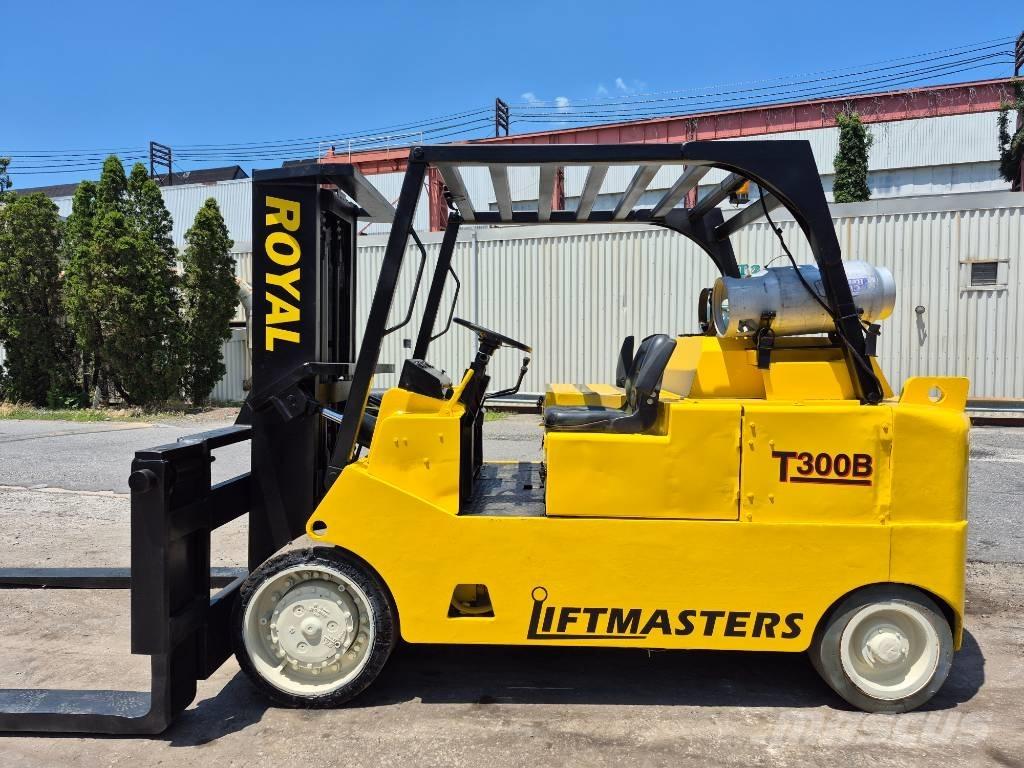 Royal T300B Rough terrain truck