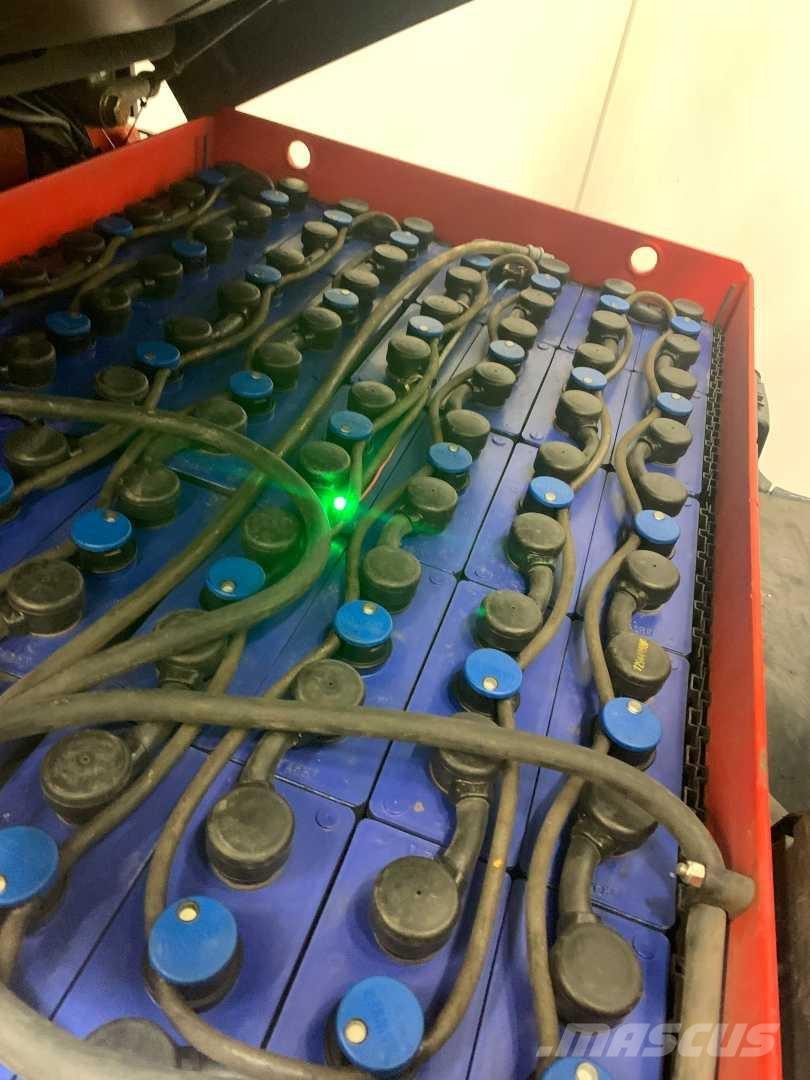 Linde E25 Electric forklift trucks