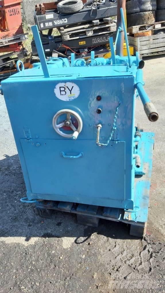 Hanix 32 HP Other