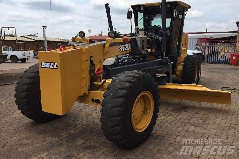 Bell 872D Graders