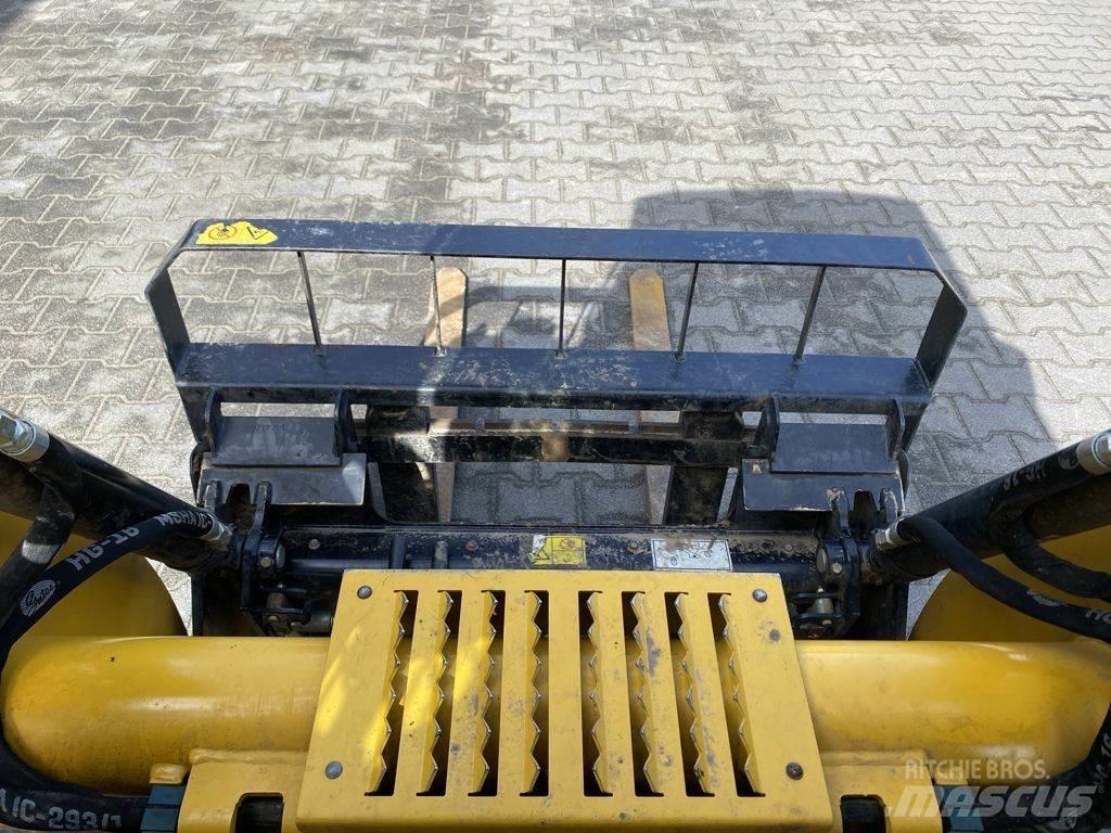 Gehl RT215 Skid steer loaders