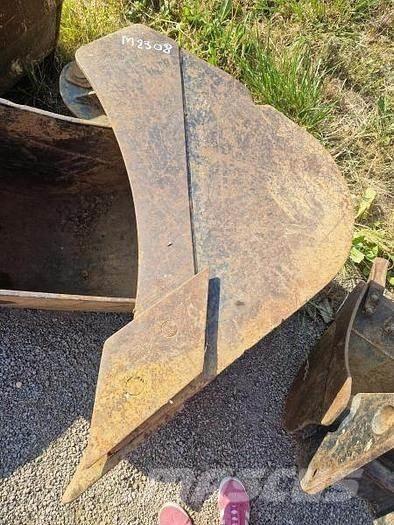 Terex TLB840PS Buckets