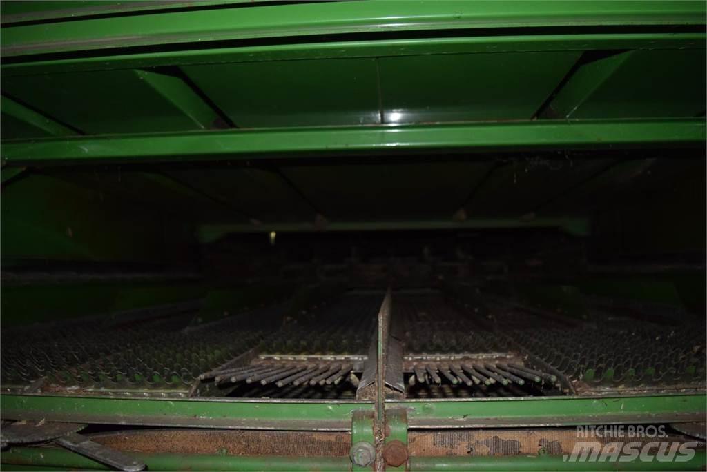 John Deere 2066 Combine harvesters