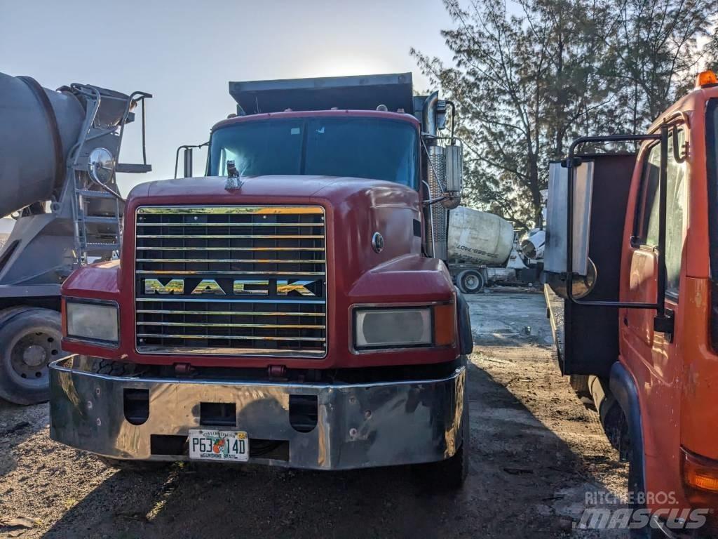 Mack CL 713 Tipper trucks