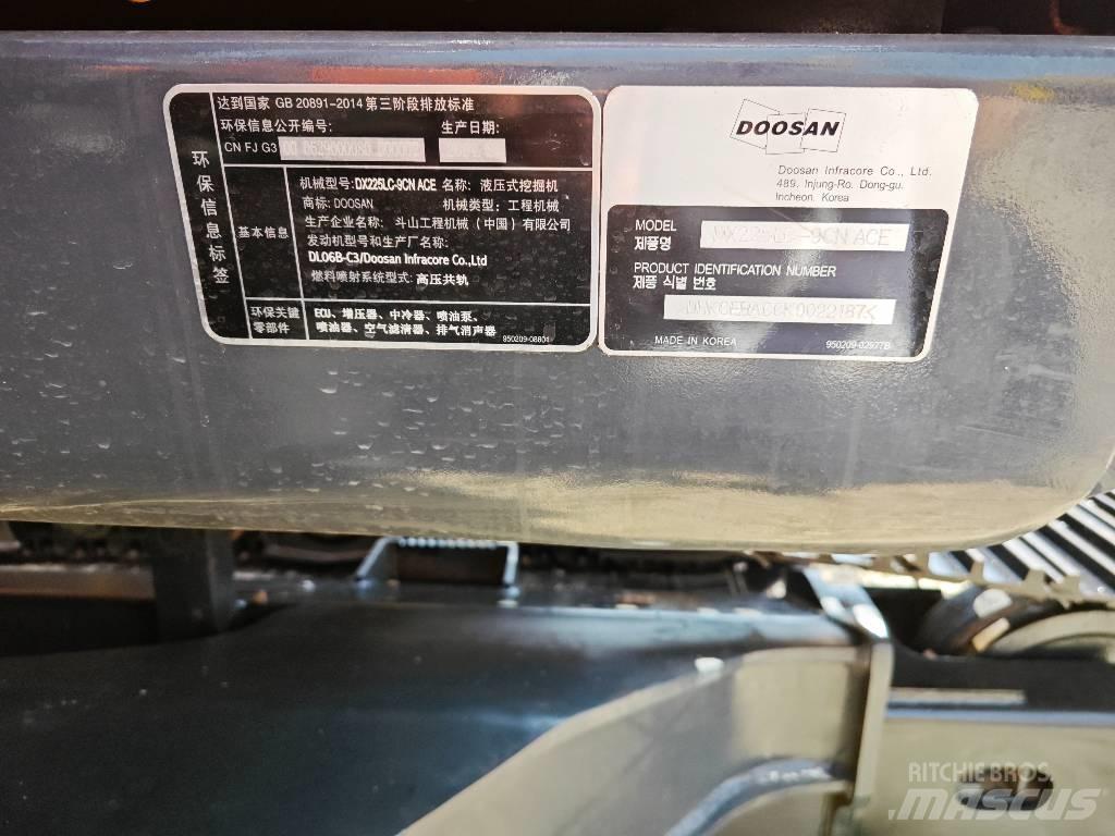 Doosan 225 LC Crawler excavators