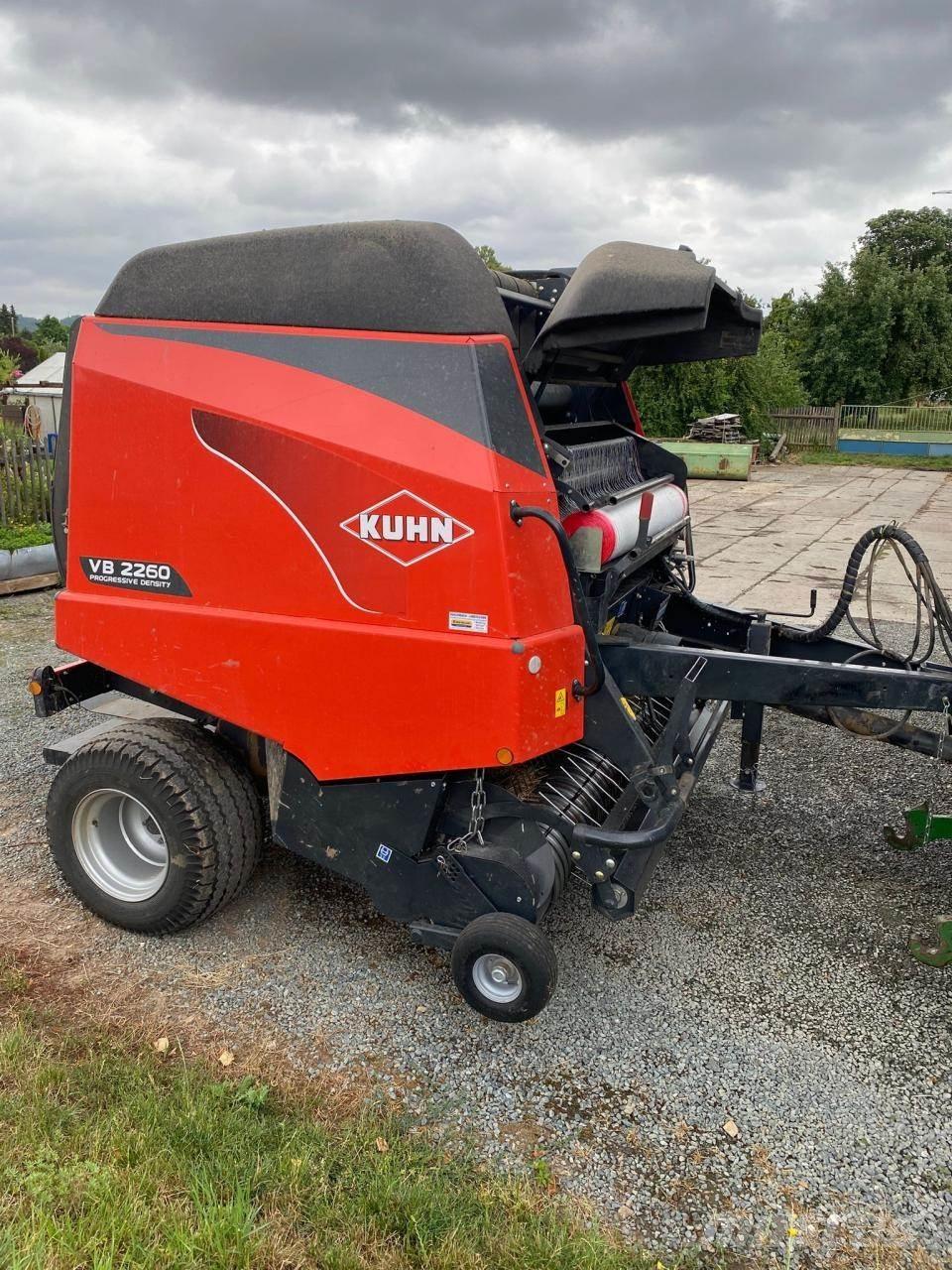 Kuhn VB 2260 Round balers