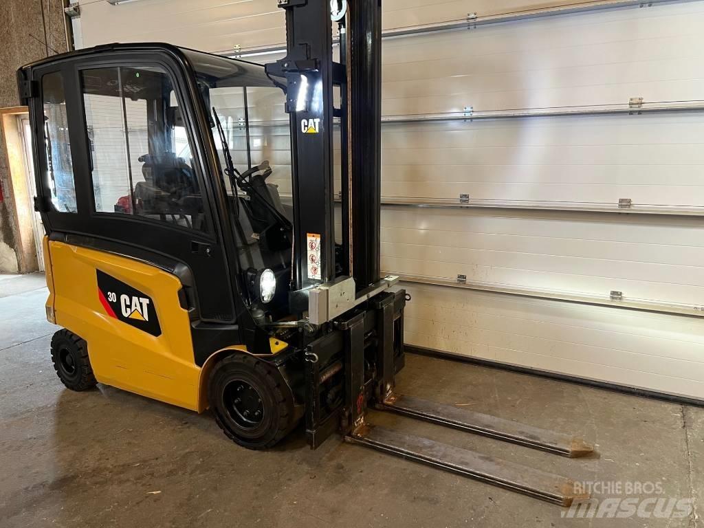 CAT EP30CN Electric forklift trucks