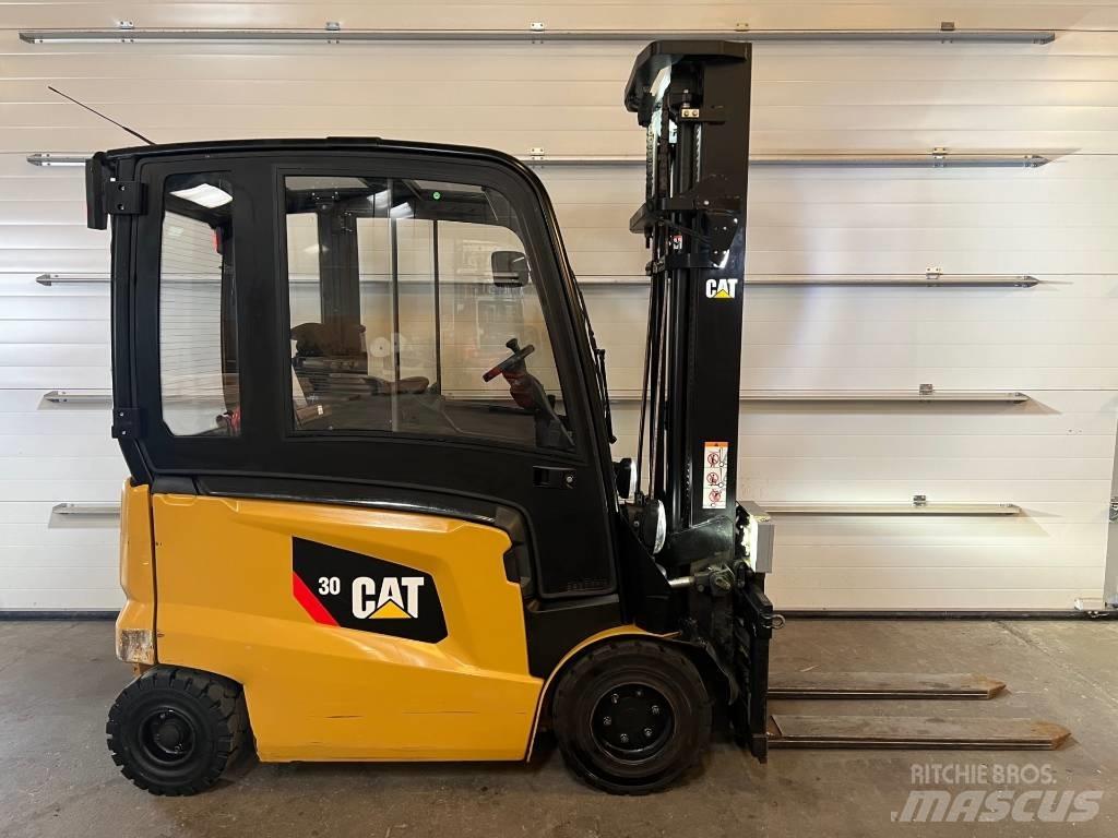CAT EP30CN Electric forklift trucks