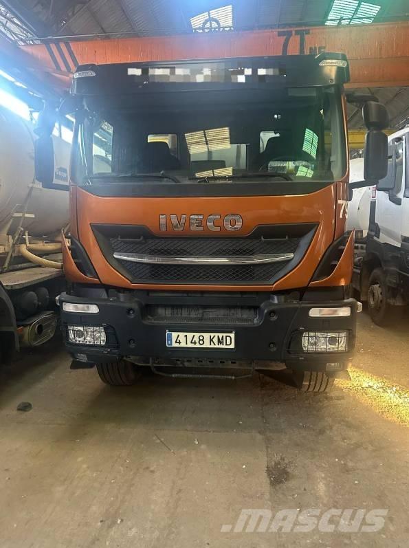 Iveco Hormigonera Concrete pumps
