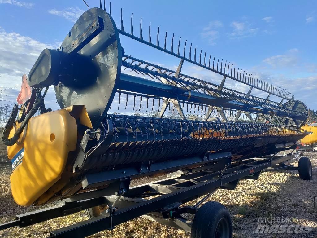 New Holland 8630 Combine harvester heads