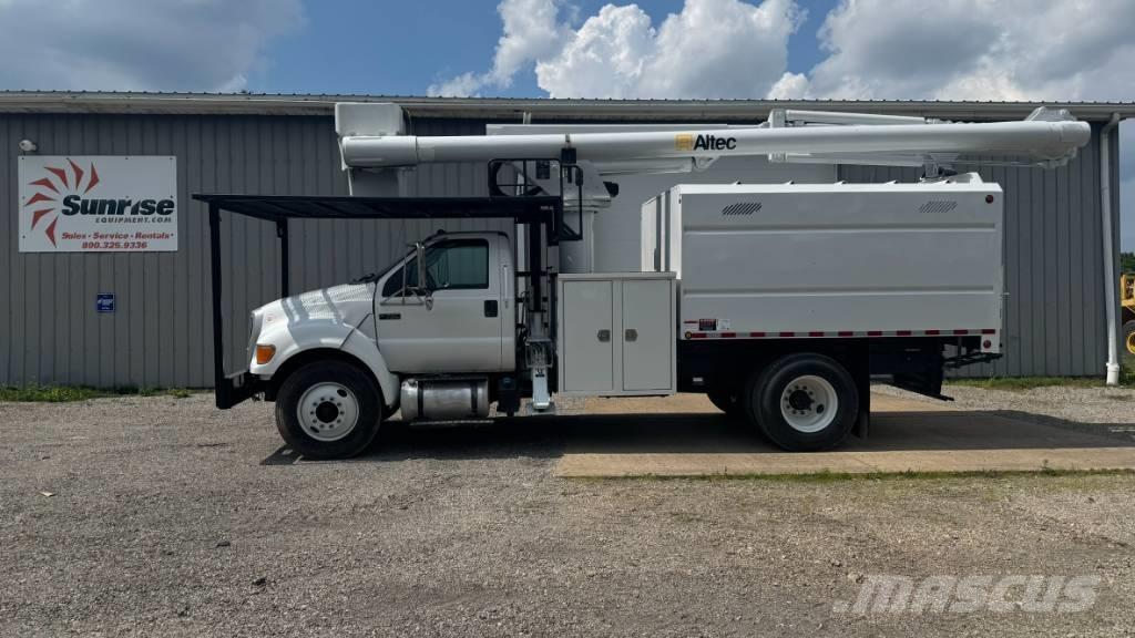 Altec LR V 56 Truck mounted platforms