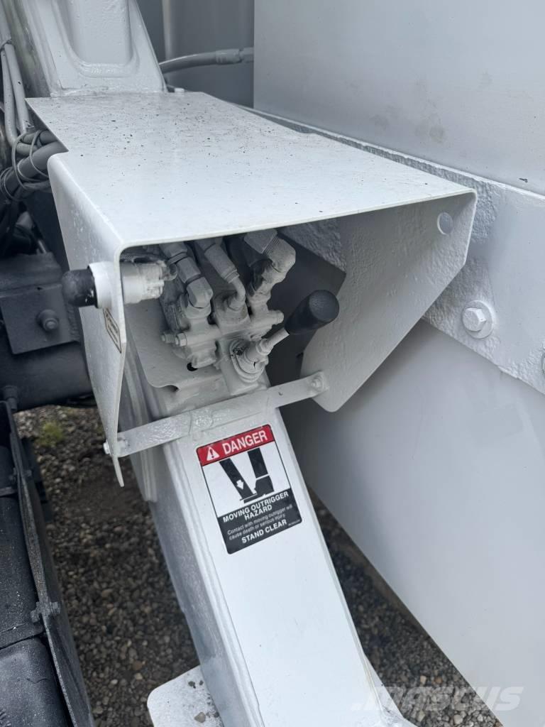 Altec LR V 56 Truck mounted platforms