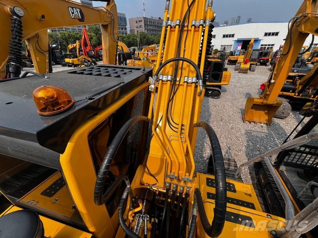 Komatsu PC 240 LC-8 Crawler excavators