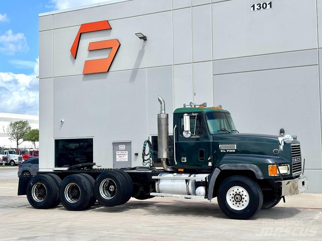 Mack CL 713 Prime Movers