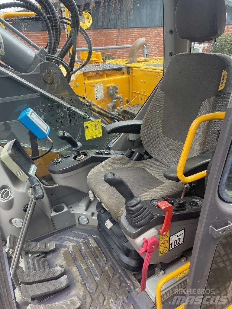 Volvo ECR235C Crawler excavators