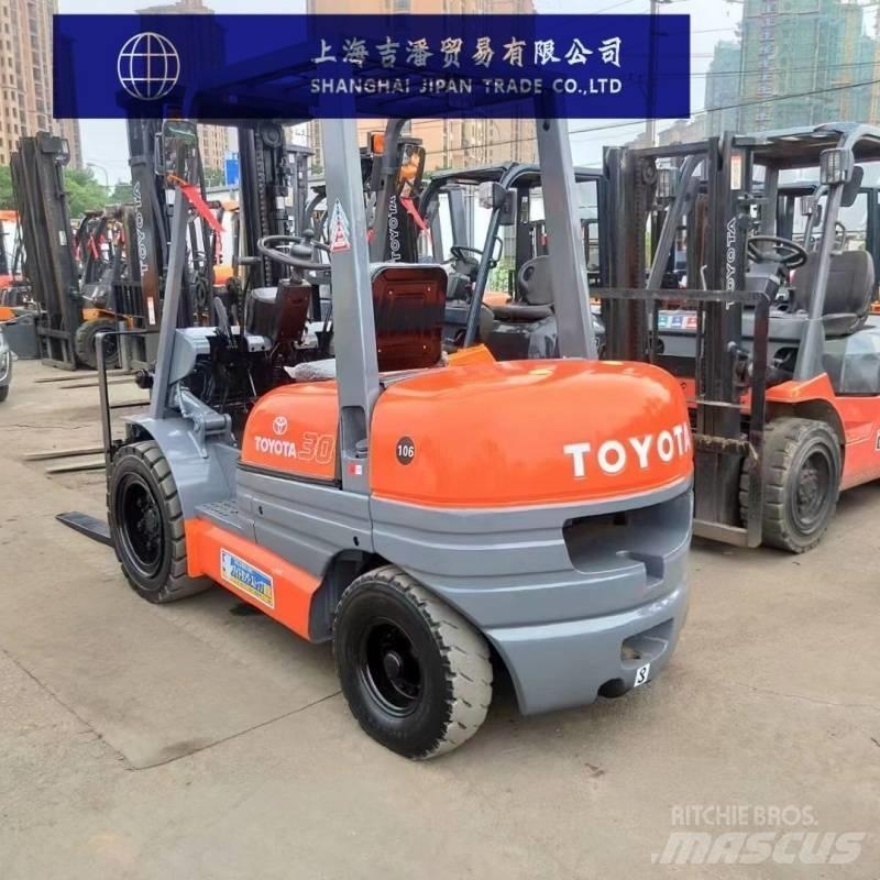 Toyota 6 F Diesel trucks