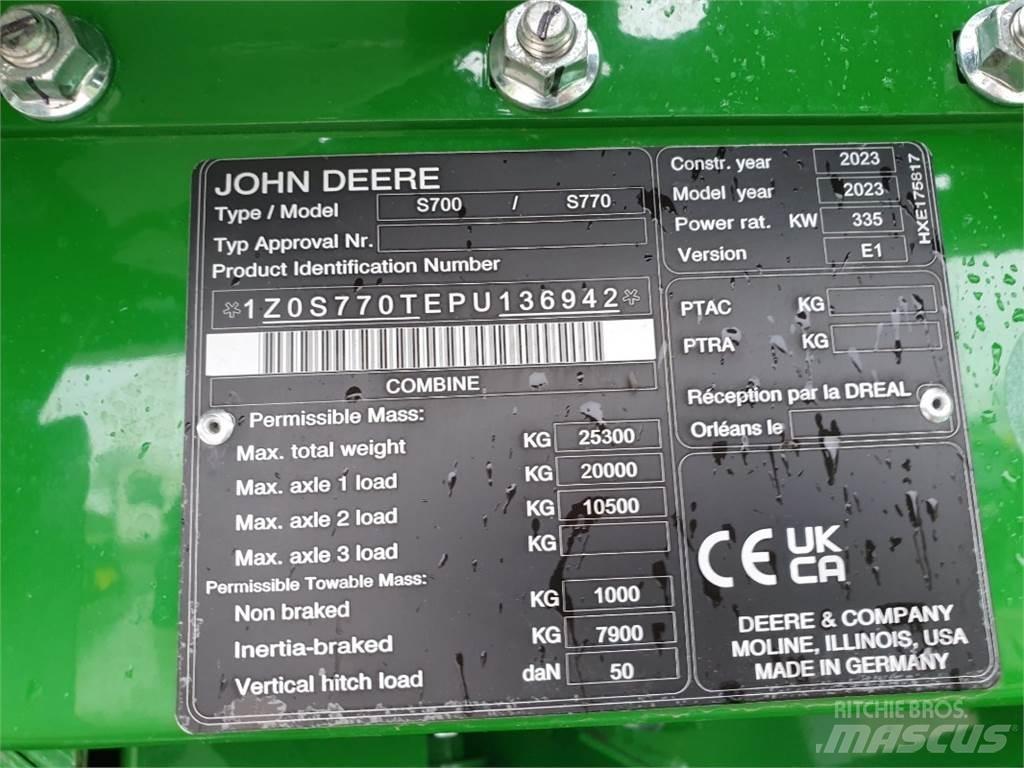 John Deere S770 Combine harvesters