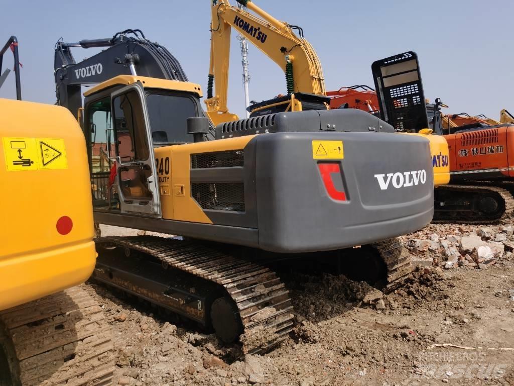 Volvo EC 240 Crawler excavators