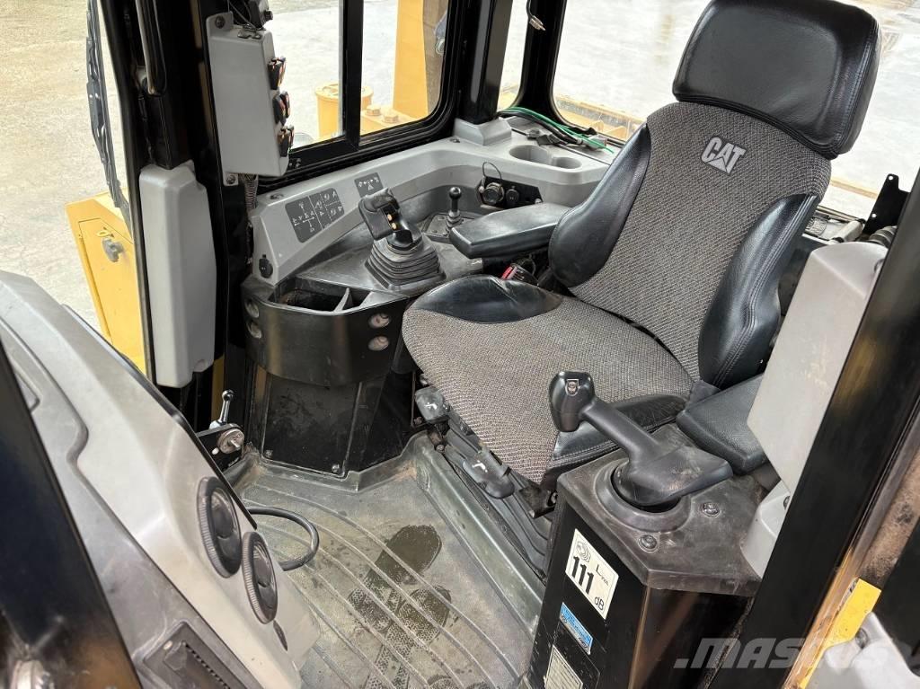 CAT D 6 T LGP Crawler dozers