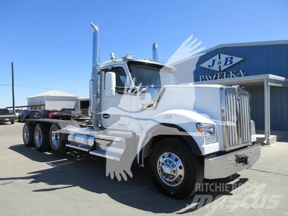 Kenworth W990 Prime Movers