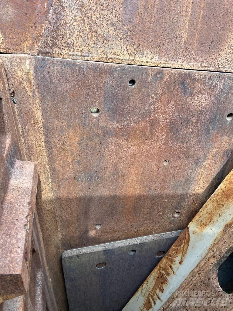 Sandvik C12 QJ340 Crushers
