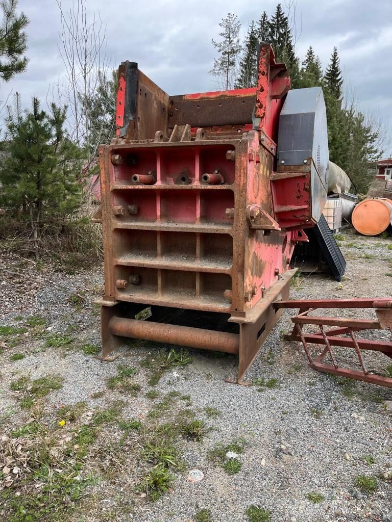 Sandvik C12 QJ340 Crushers