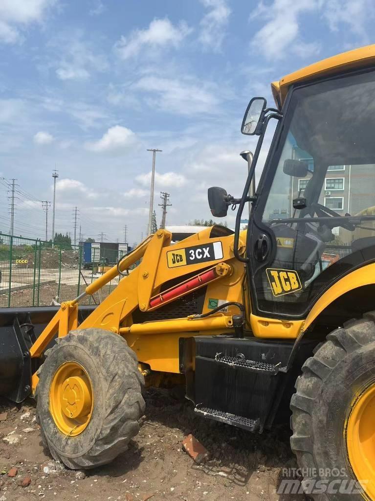 JCB 3 CX Backhoe