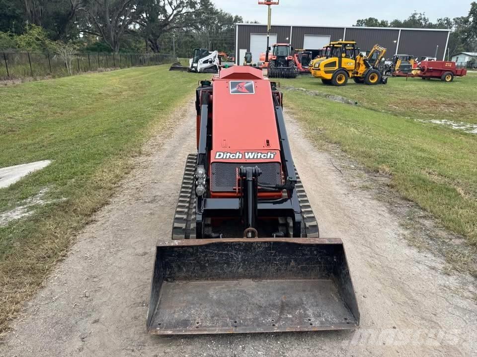 Ditch Witch SK 800 Skid steer loaders
