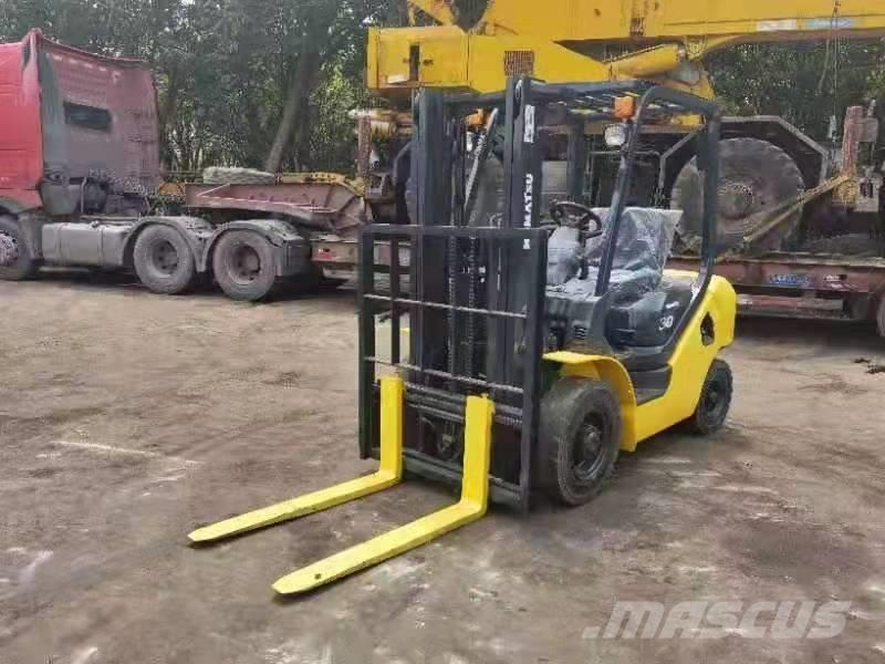 Komatsu 3 Ton Diesel trucks
