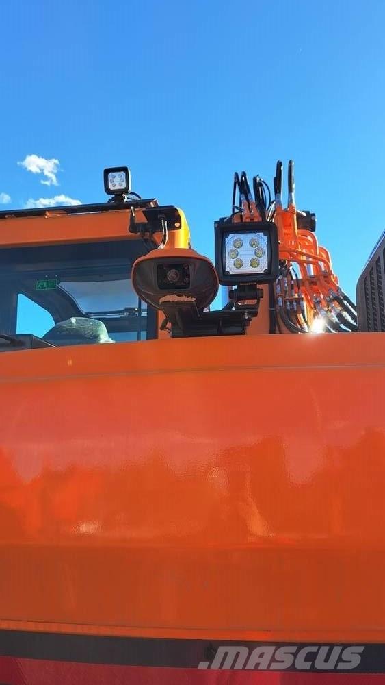 Develon DX 140 LCR-7 Crawler excavators