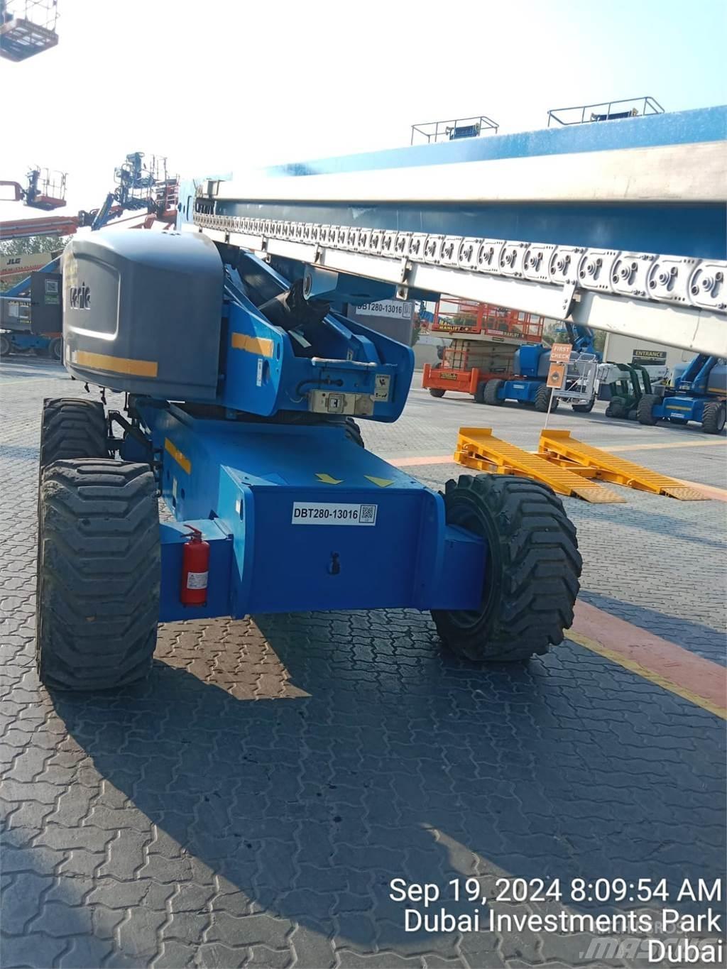 Genie S85 Telescopic boom lifts