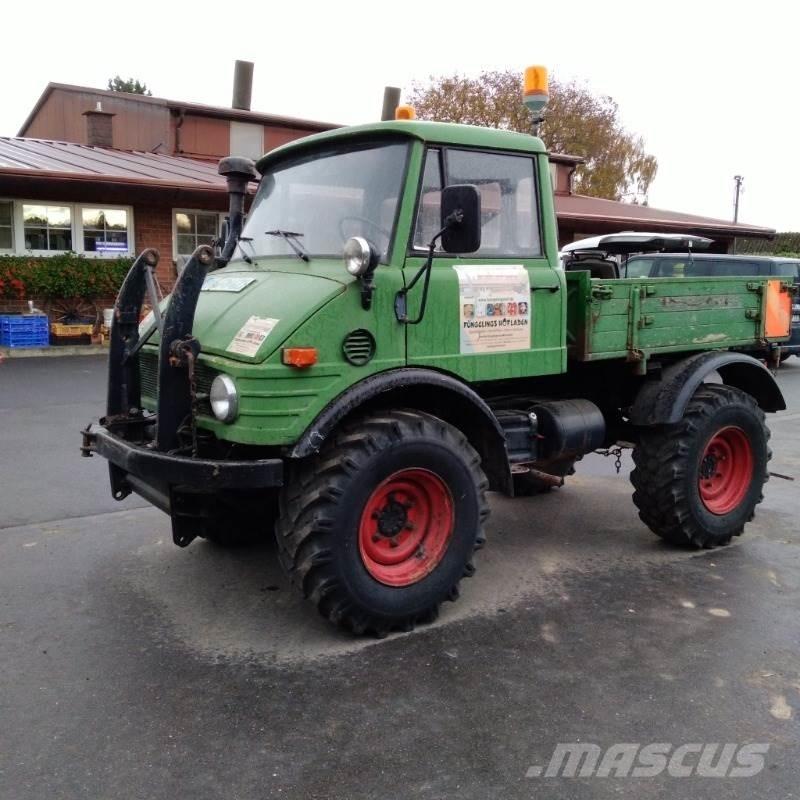Mercedes-Benz U421 Tractors