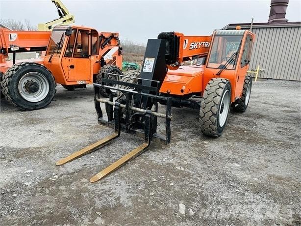 SkyTrak 8042 Telescopic handlers