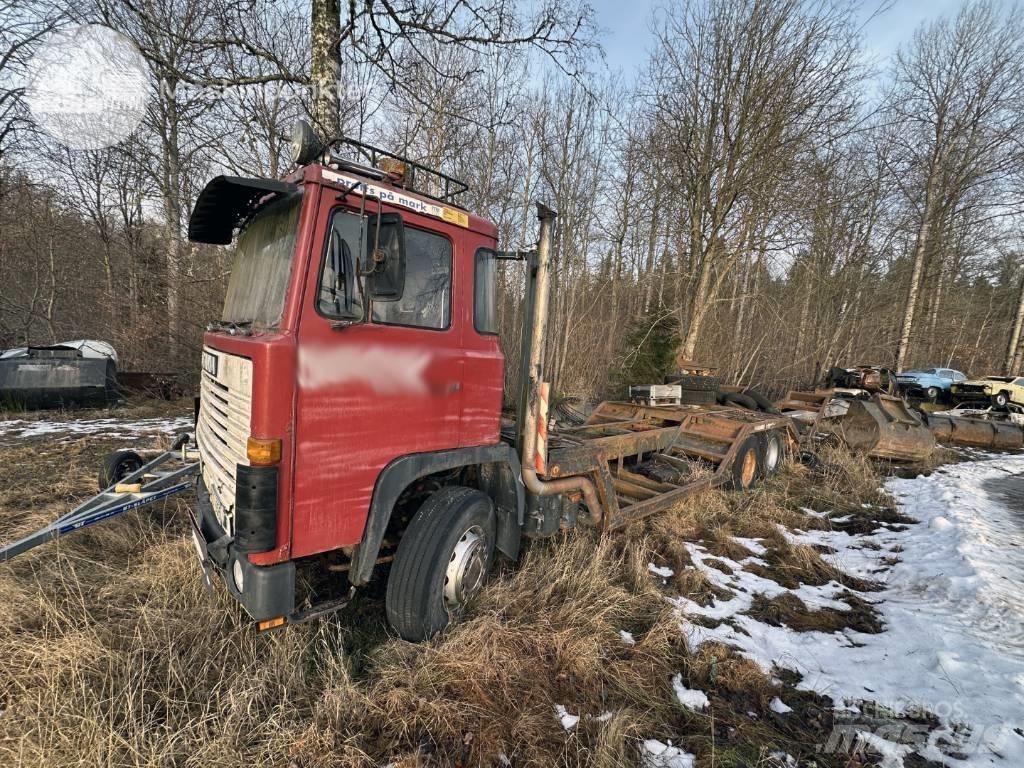 Scania T 141 Forest machine transport trucks