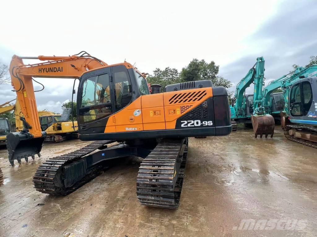 Hyundai 220 LC-9T Crawler excavators