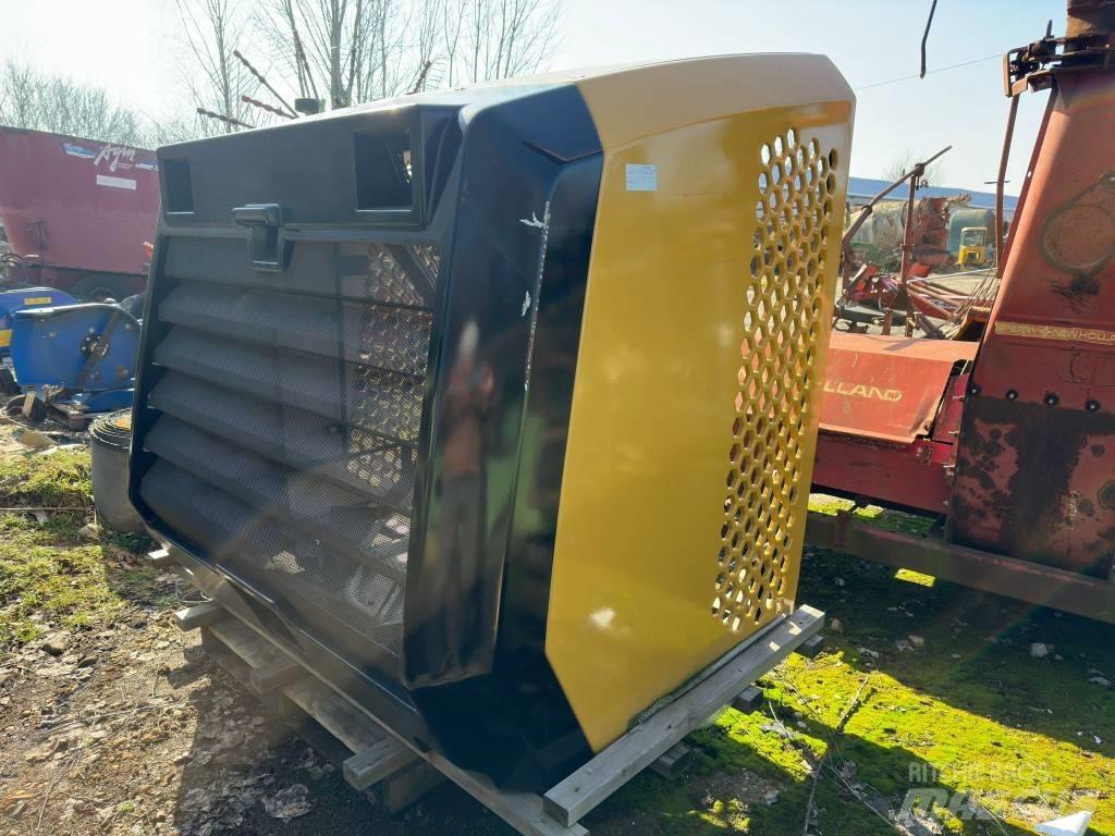 CAT 966 BONNET Chassis and suspension