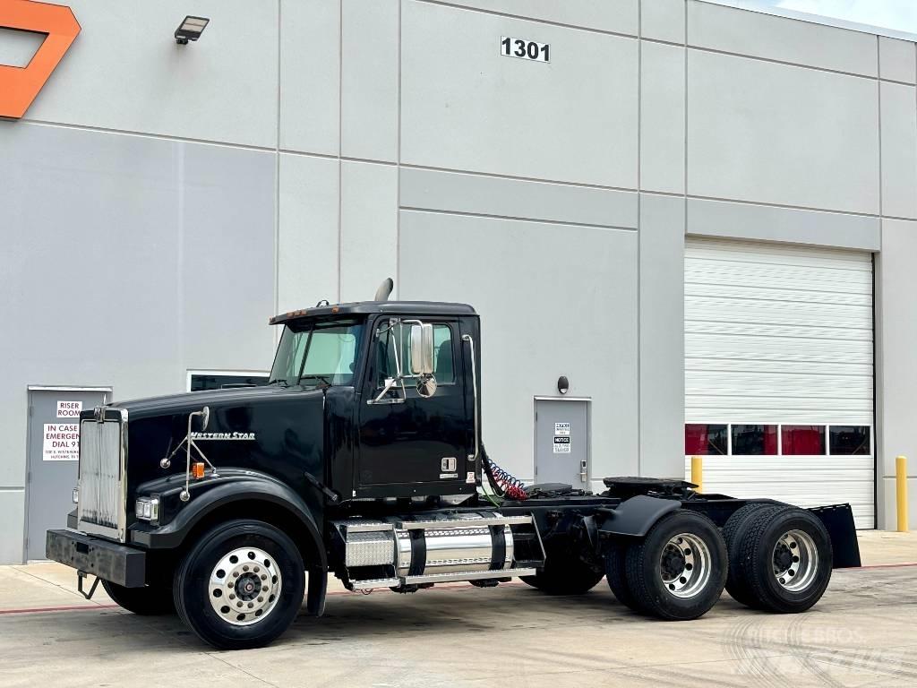 Western Star 4900 Prime Movers
