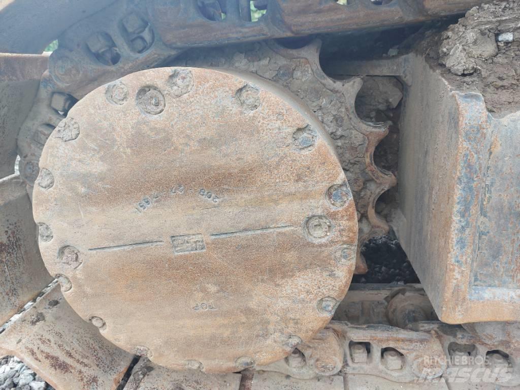Komatsu PC490LC-11 Crawler excavators