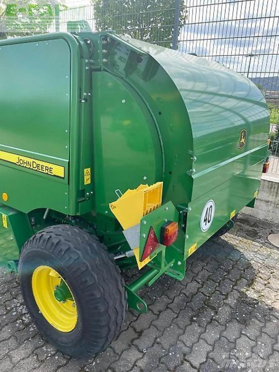 John Deere f440e Square balers