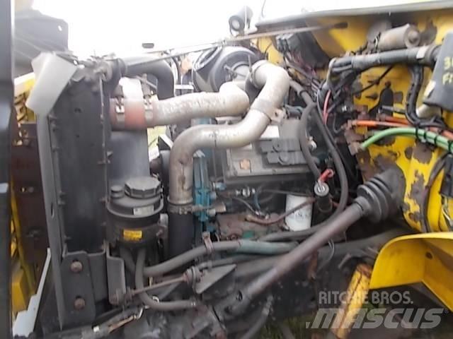 International 4900 Truck mounted cranes